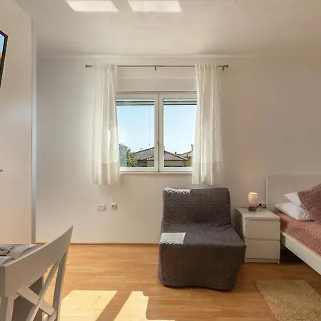 Apartment Asteria - Happy *